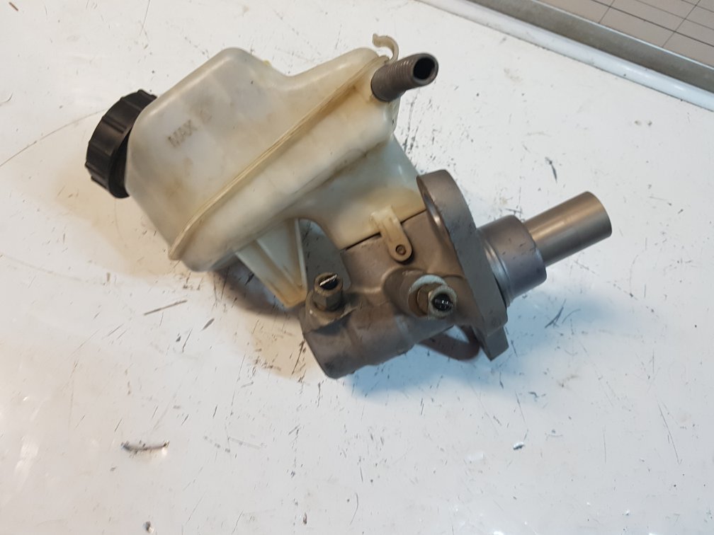 2010 - 2012 Saab 95  Saloon Brake Master Cylinder 41550110