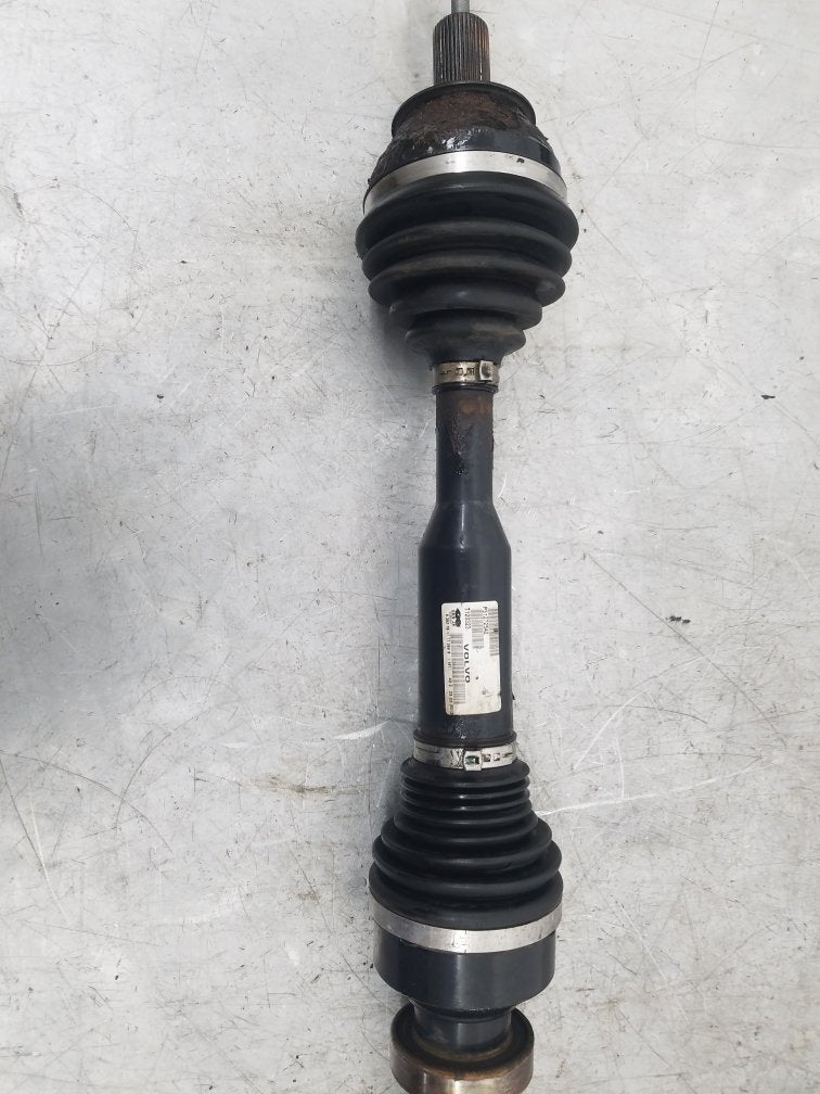 2009 - 2013 Volvo XC60  Estate Driveshaft (Manual) UK Drivers Side Front. 31272542