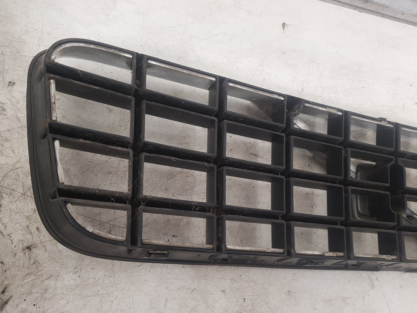 2003 - 2010 Volvo XC90  Estate FRONT GRILL 8620641