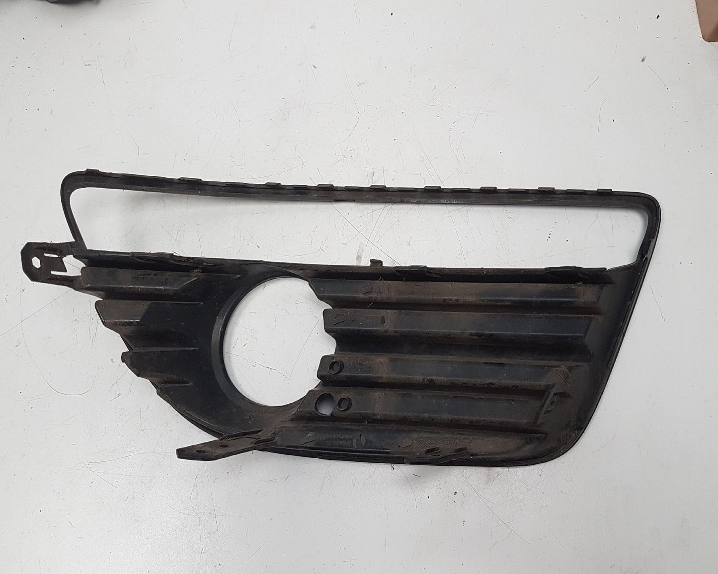 2010 - 2012 Saab 9-5  Saloon FOG LIGHT GRILL (LEFT) 12776793