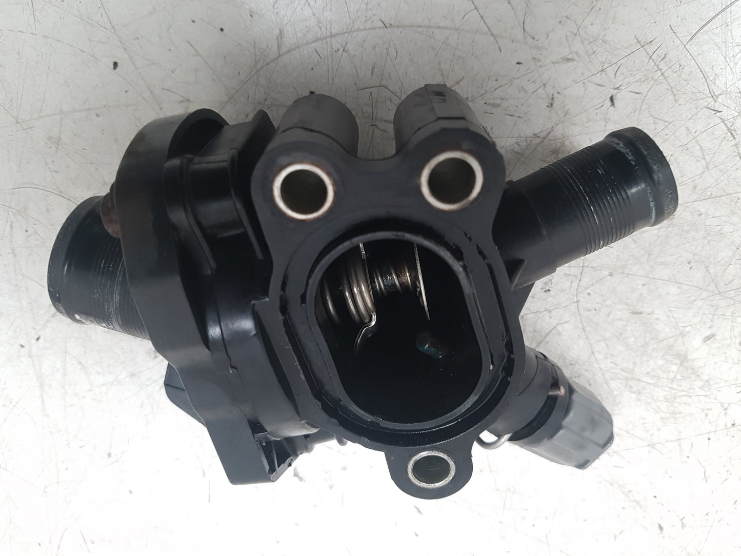 2007 Volvo C70  Convertible THERMOSTAT HOUSING/TEMP SENSOR 30650810