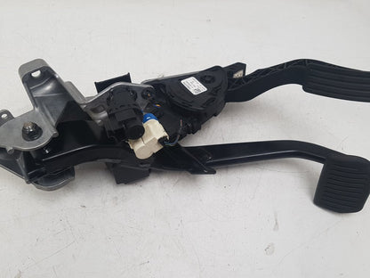 2010 - 2014 Volvo V60  Estate Accelerator Pedal 31329060