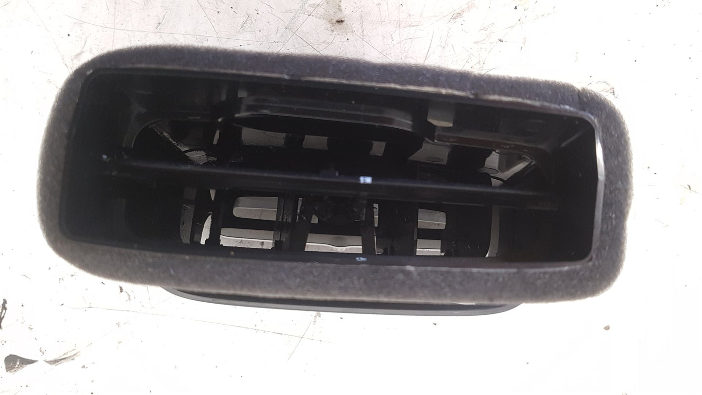 2017 - 2025 Volvo XC40 536 SUV Dash Vent 31442626