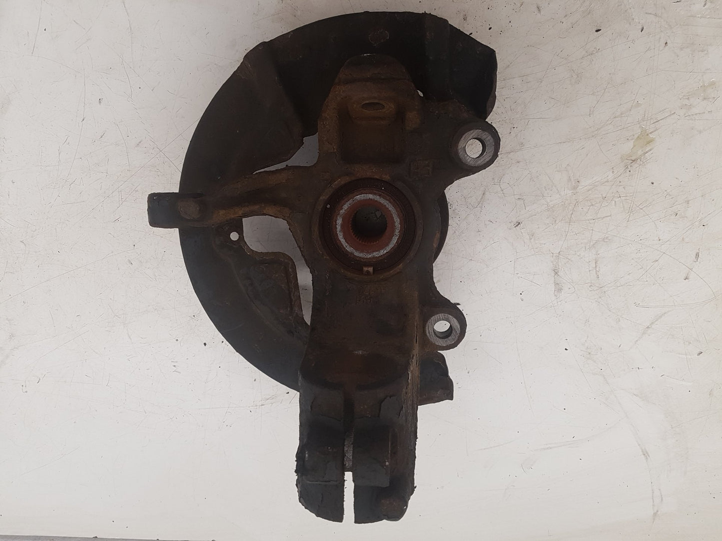 2012 Volvo S60  Saloon Right Front Hub Assembly 32425868