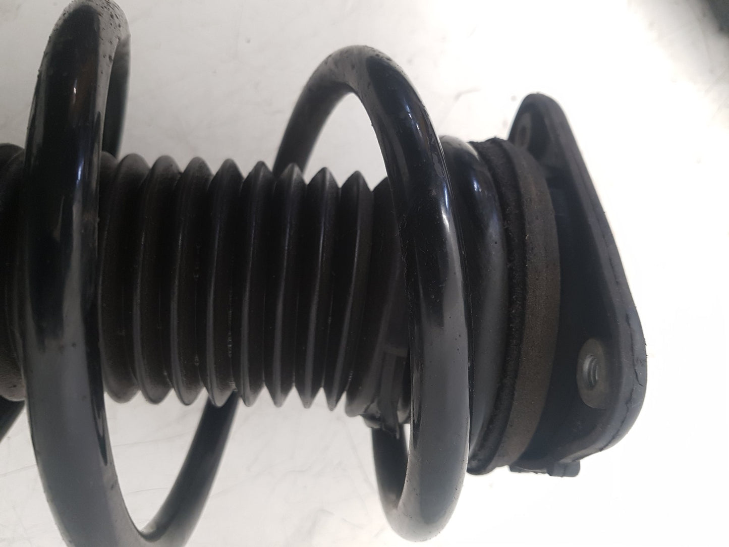 2005 - 2012 Volvo S40  Saloon Left Front Shock Absorber 31277606