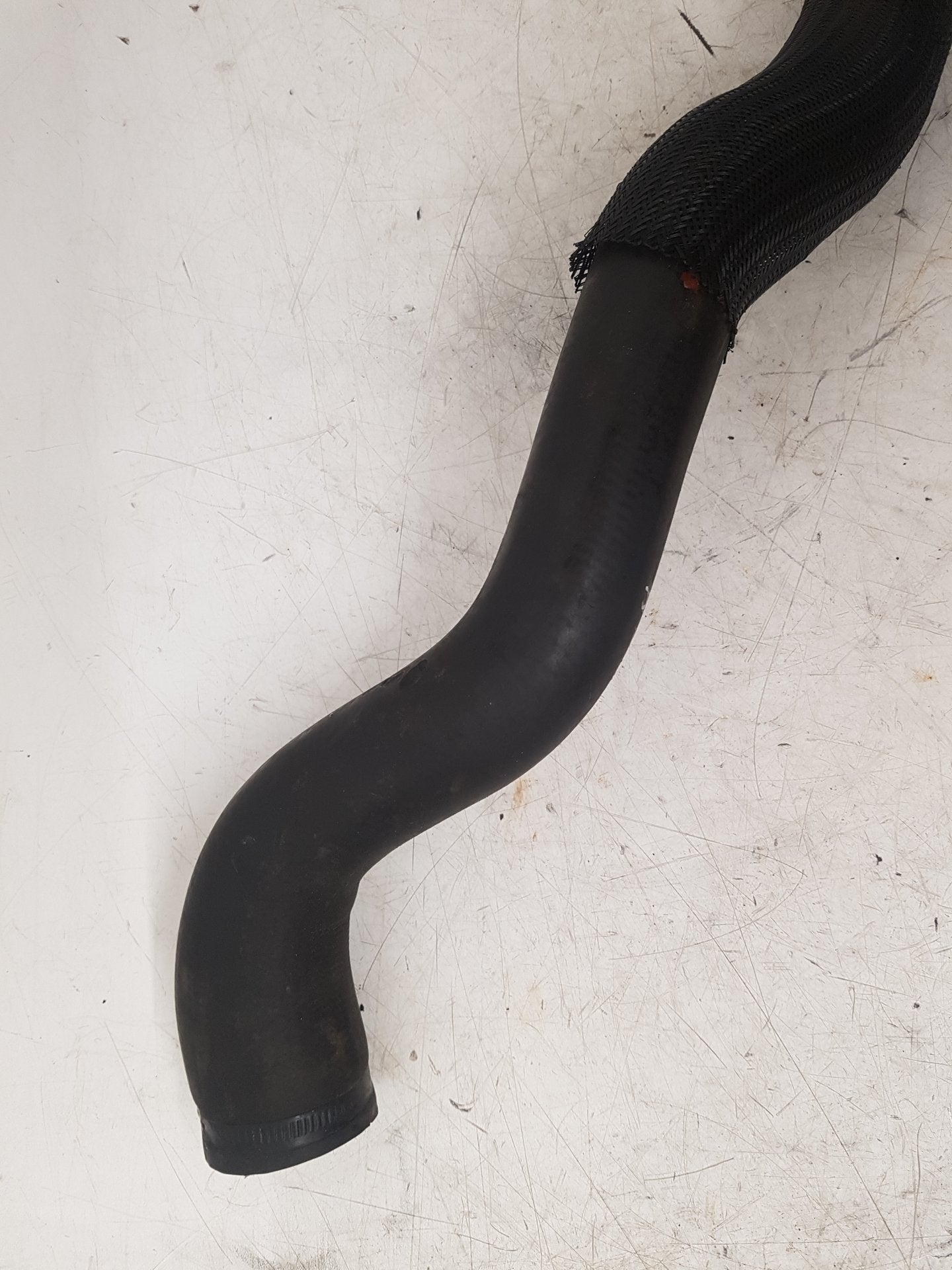 2002 - 2006 Volvo XC90  Estate RADIATOR HOSE 30680922