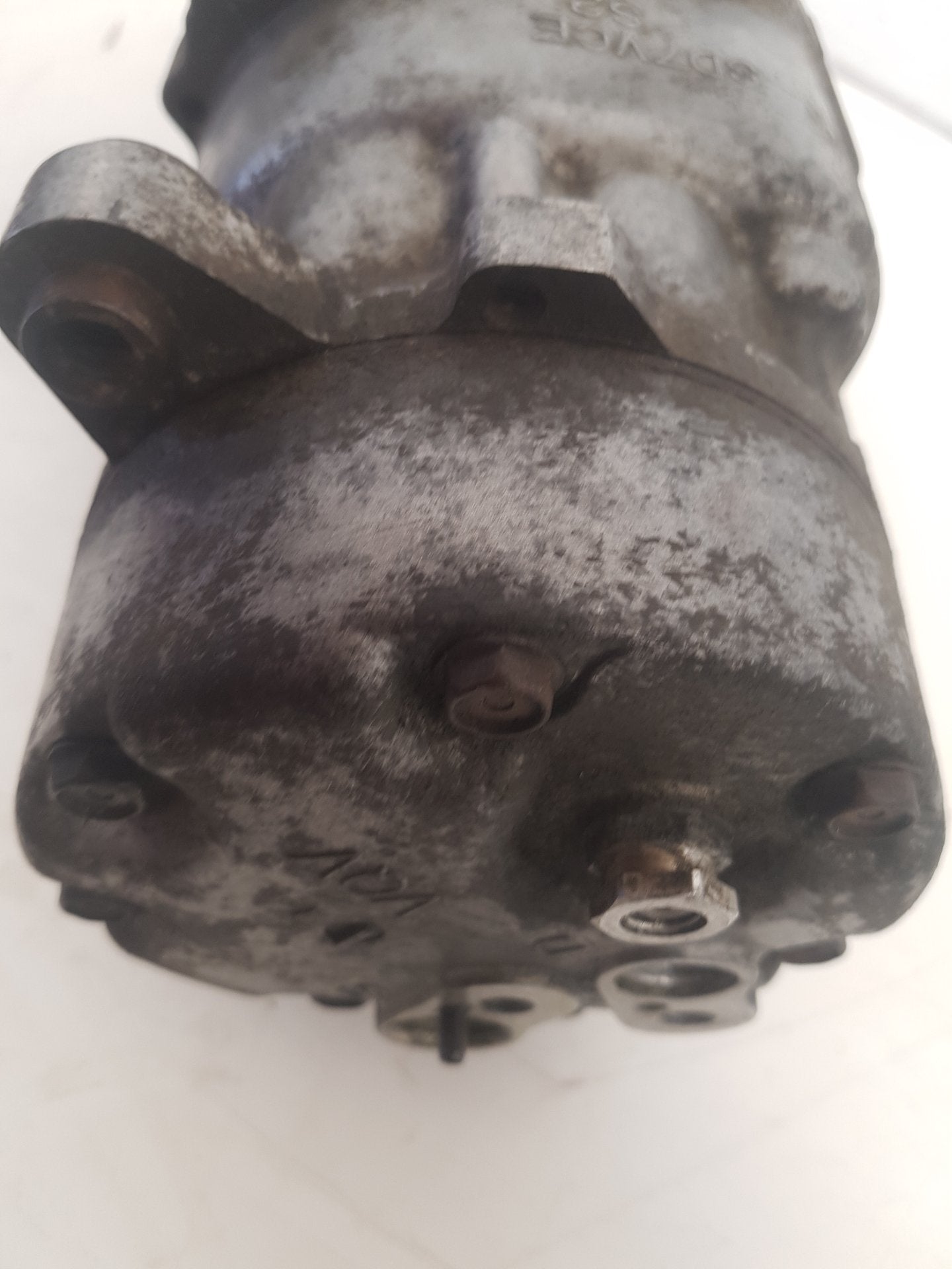 2004 - 2010 Volvo V50   Estate A/C Compressor 31291882