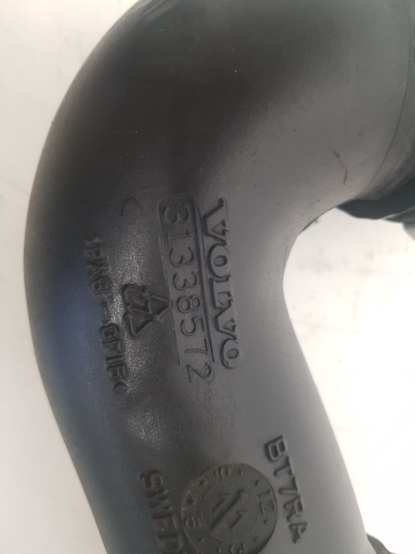 2010 - 2013 Volvo V60  Estate Intercooler Pipe 31338572