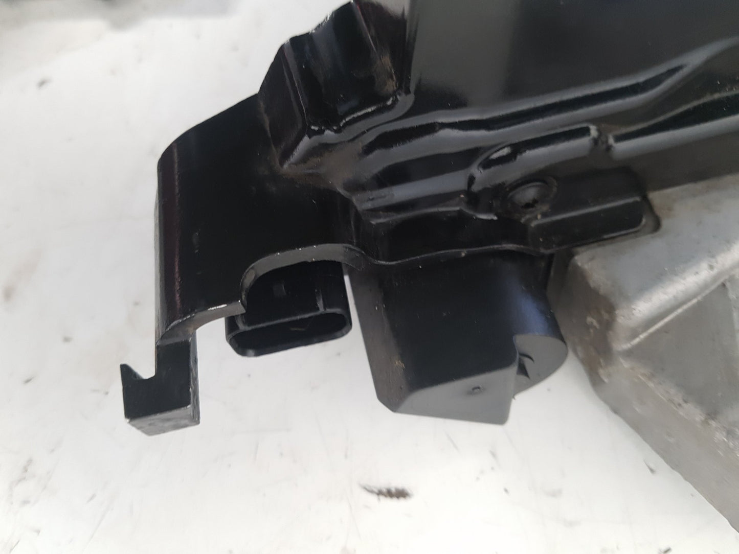 2006 - 2010 Volvo C70   Left Front Door Lock Actuator 30632852