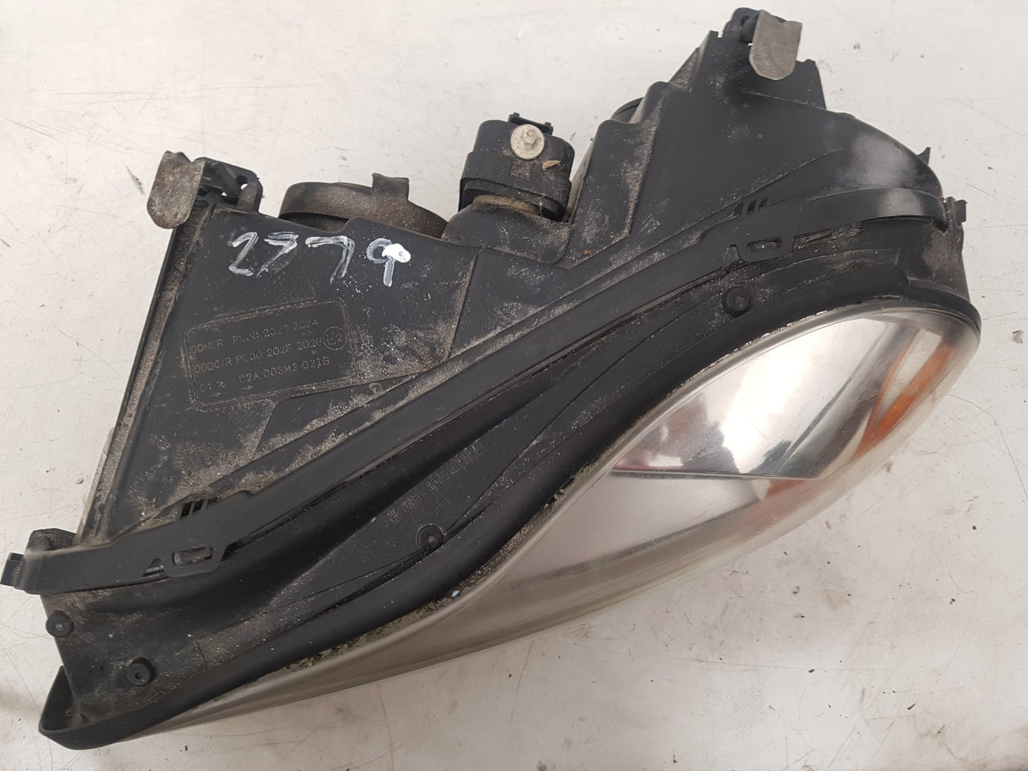 2002 - 2006 Volvo XC90  Estate Left Headlight 30678188