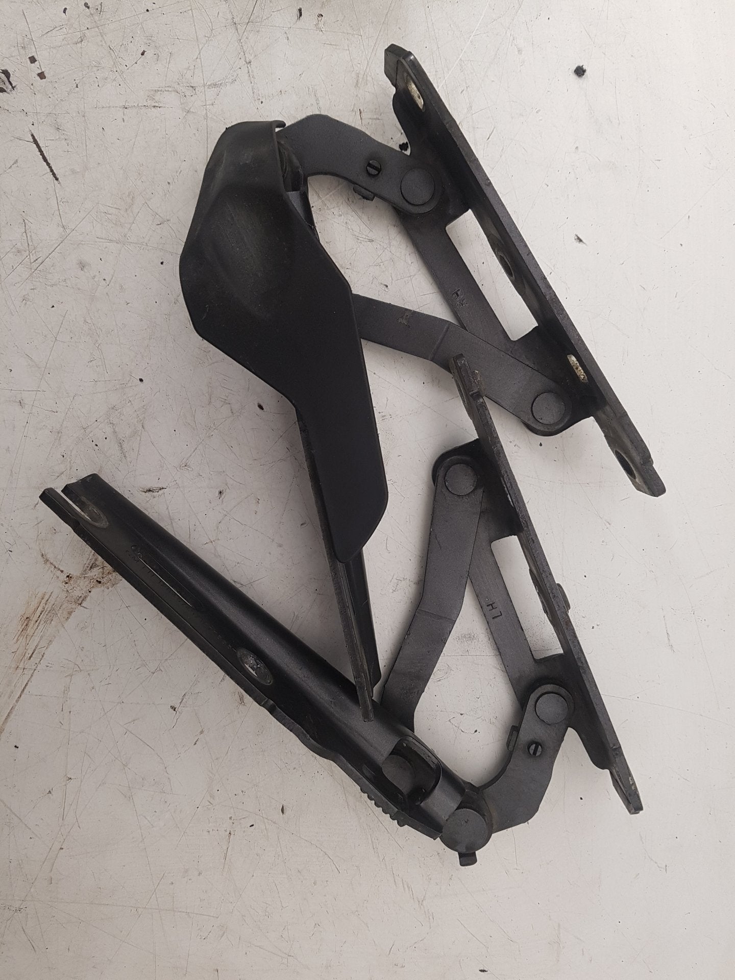 2010  9-3 Turbo Edition Tid E4 4 Dohc  Saloon Bonnet Hinge/Strut 12768938