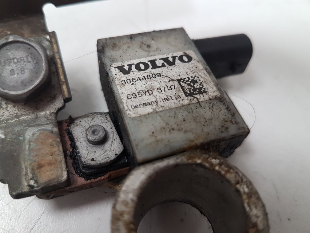 2012 - 2016 Volvo V40 Cross Country  Hatchback POSITIVE & NEGATIVE BATTERY LEAD (FUSED) 31327442 30644809