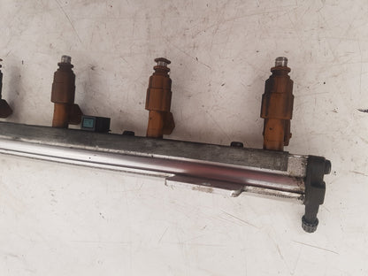 2002 - 2006 Volvo XC90  Estate Injection Rail 8658593