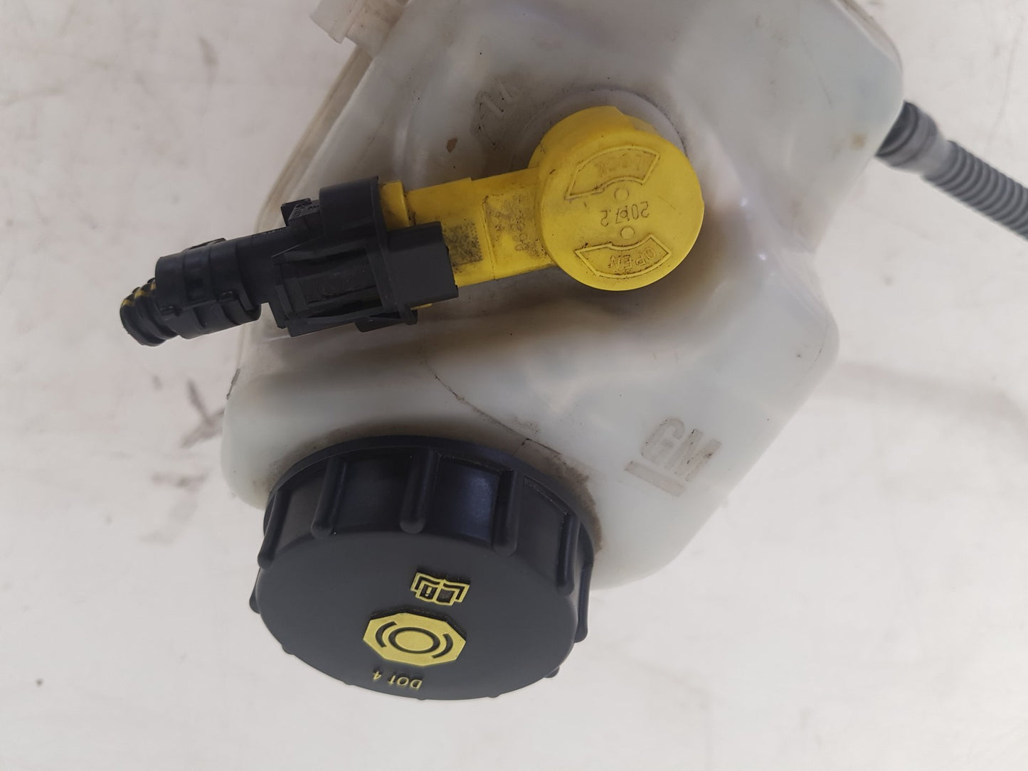 2010 - 2012 Saab 9-5  Saloon BRAKE FLUID RESERVOIR AND MASTER CYLINDER 4155 0110 24