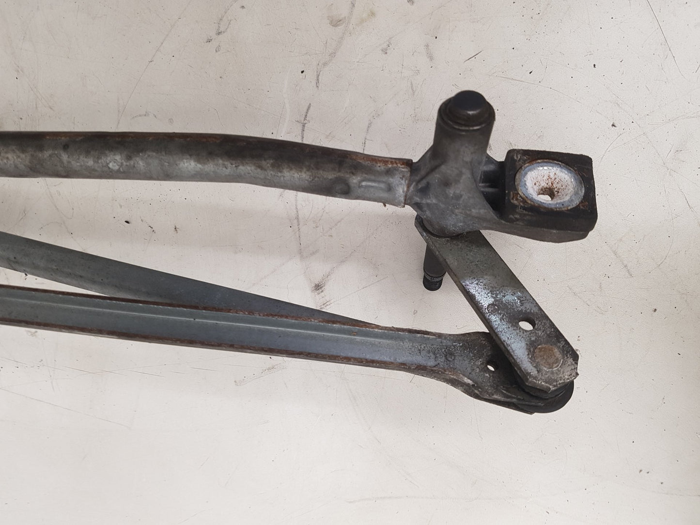 2007 - 2015 Volvo V70  Estate WIPER MOTOR (FRONT) & LINKAGE 30796359