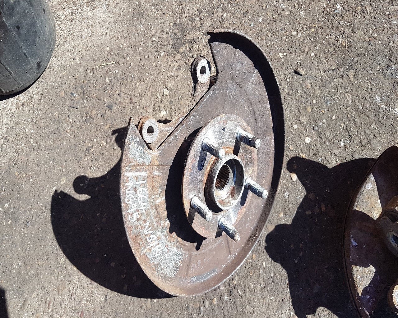 2010 - 2012 Saab 95  Saloon Left Rear Hub Assembly