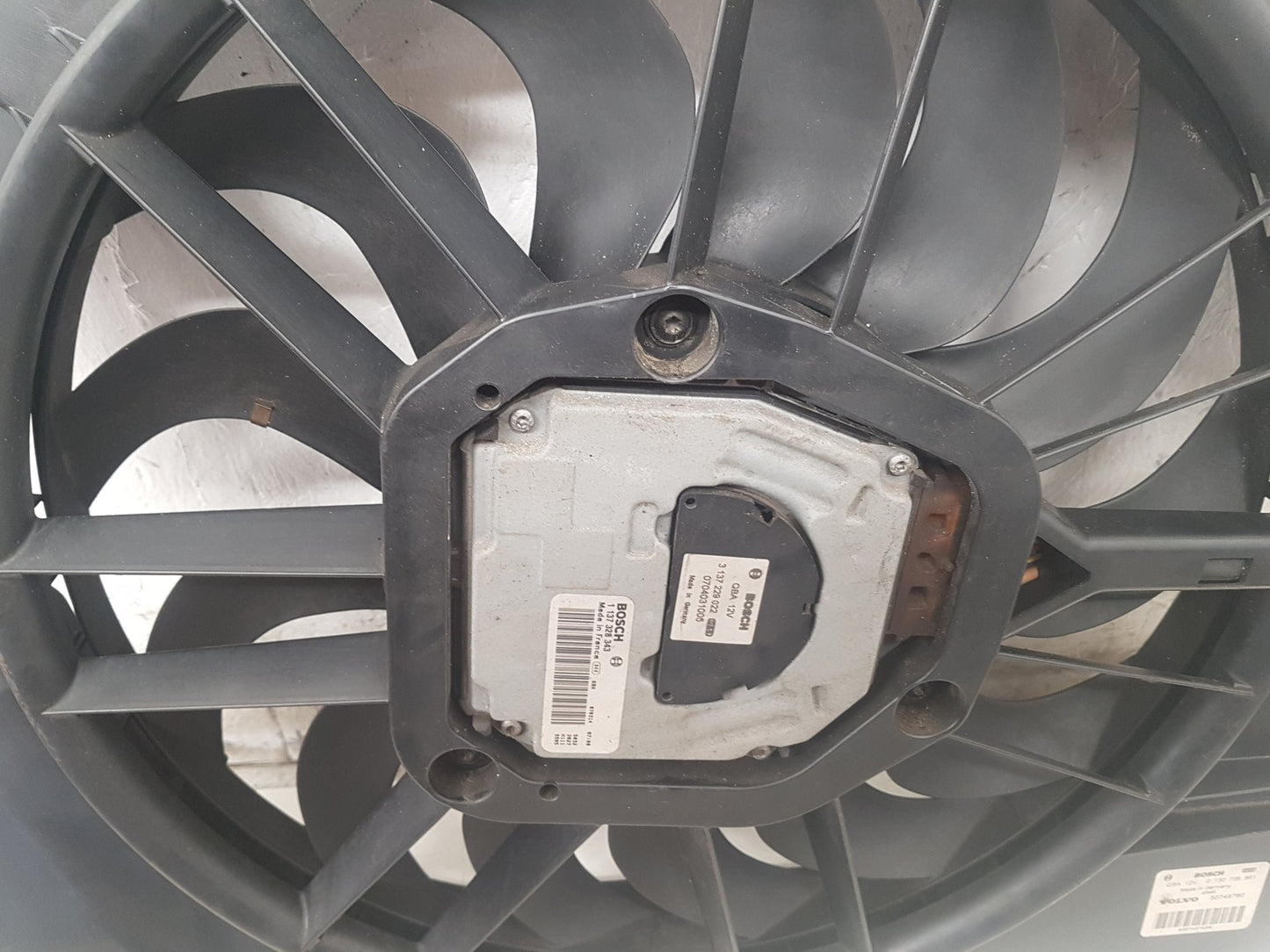 2004 - 2007 Volvo XC70  Estate RADIATOR FAN & COWLING (A/C CAR) 30741144