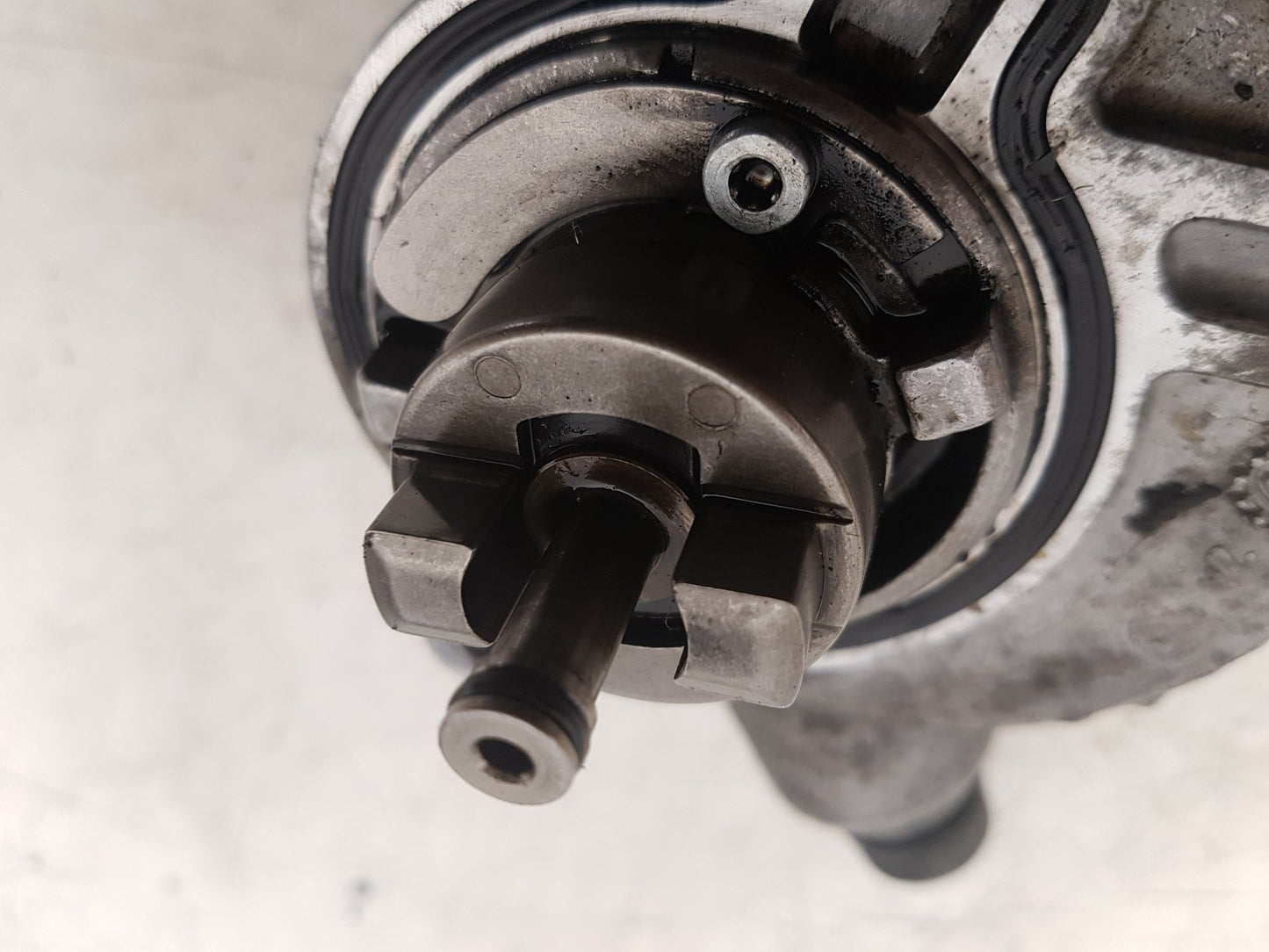 2000 - 2007 Volvo XC70  Estate Vacuum/Air Pump 30731825