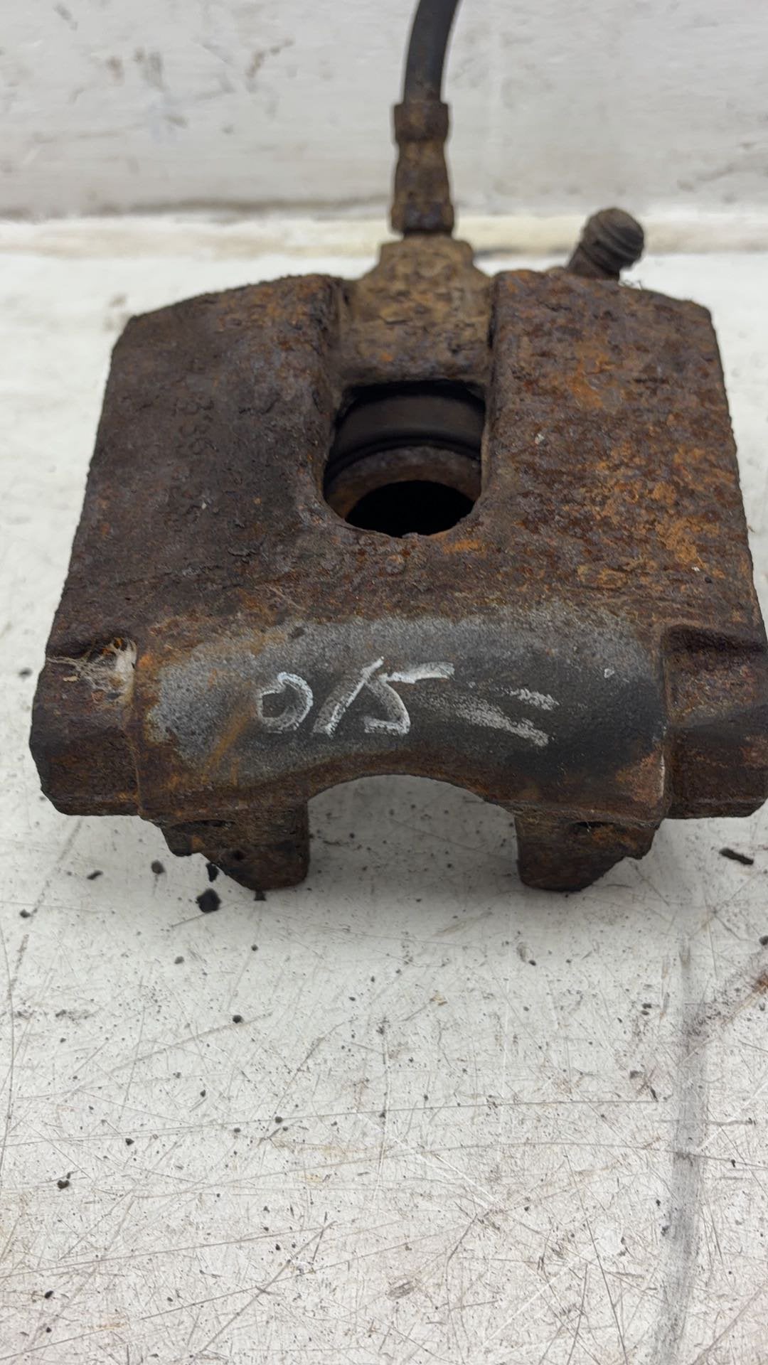 2005 - 2010 Volvo XC90  Estate Right Rear Caliper 30639528