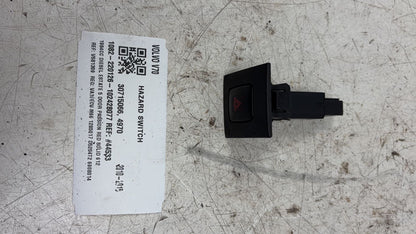 2008 - 2015 Volvo V70  Estate Hazard Switch Control Panel 30715066