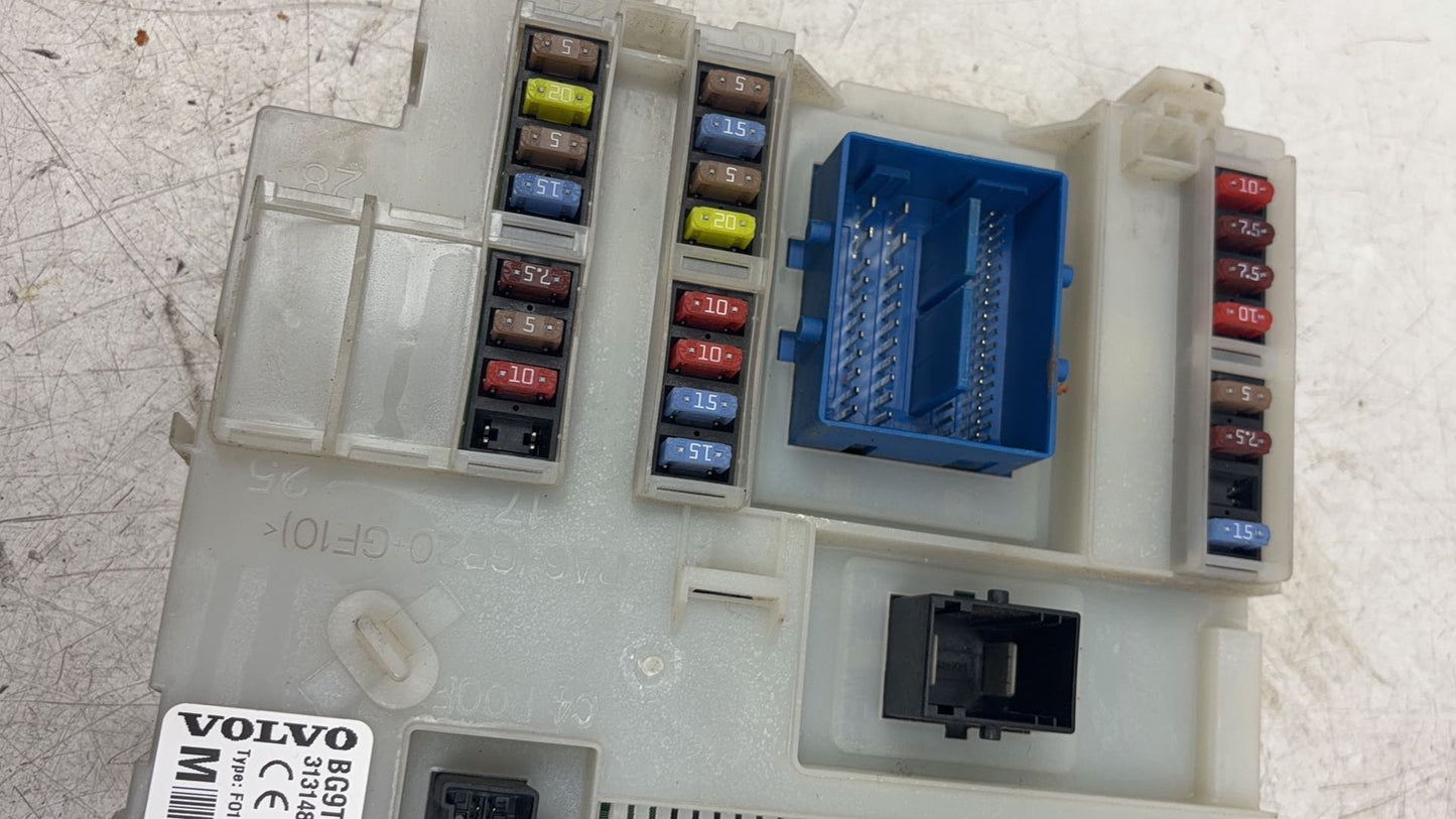 2010 Volvo XC70  Estate Engine Fuse Box 31314866