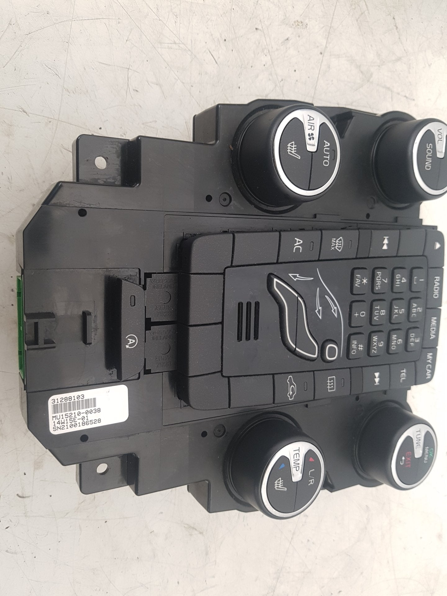 2012 - 2016 Volvo V40  Hatchback HEATER & RADIO CONTROL PANNEL 31288103