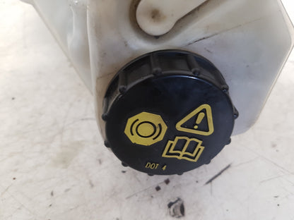 2011 - 2015 Volvo V60 I 157 Estate BRAKE FLUID RESERVOIR AND MASTER CYLINDER 36010082