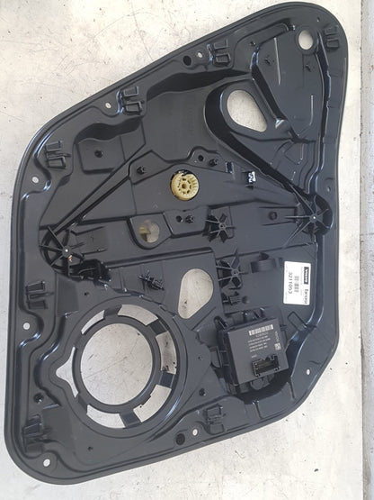 2015 Volvo V40 525, 526 Hatchback Left Rear Door Regulator 31276217