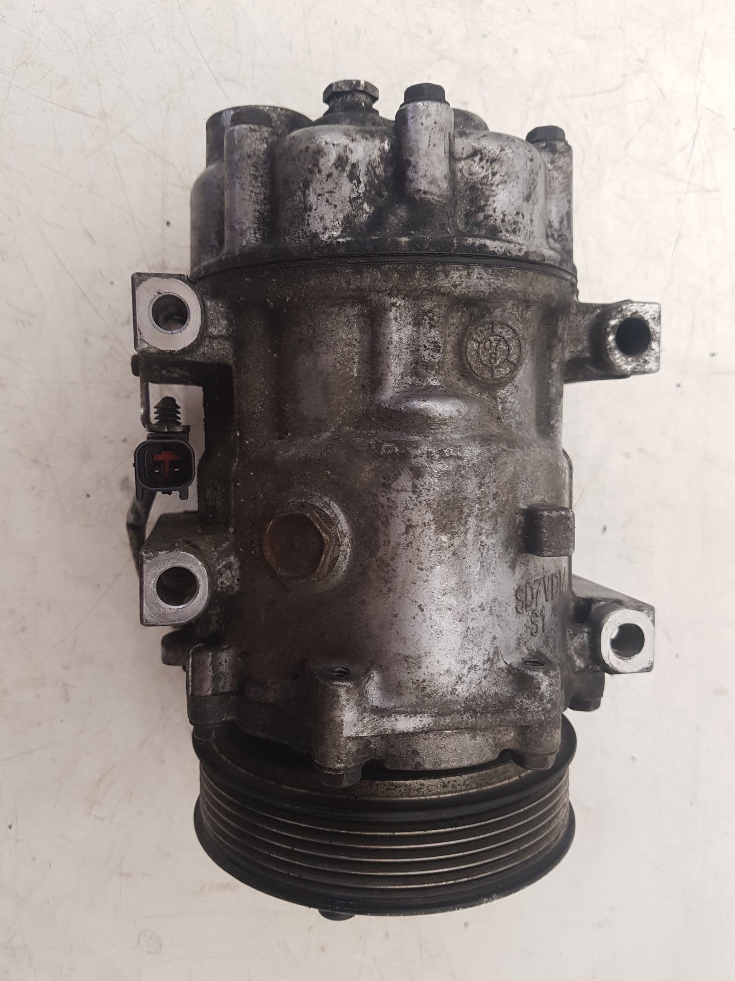 2006 - 2012 Volvo C30  Hatchback A/C Compressor 36000989