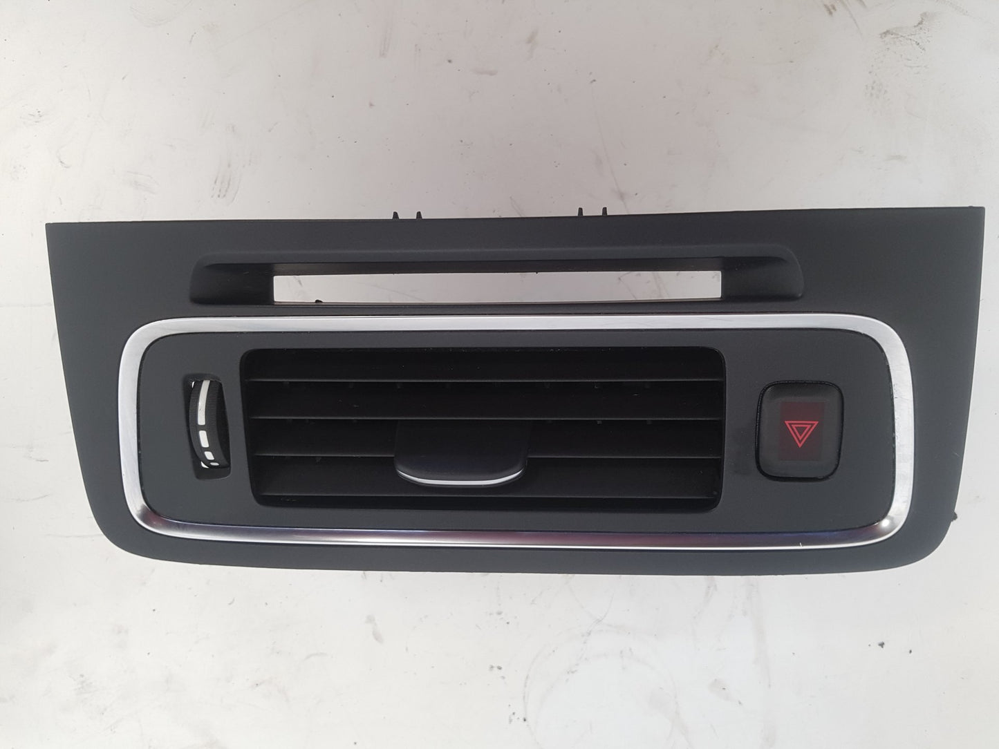 2013 - 2015 Volvo V60  Estate DASHBOARD VENT 1302138 9123681