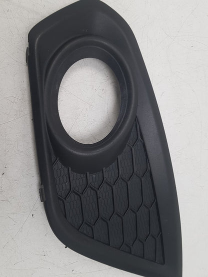 2006 - 2012 Volvo C30  Hatchback Left Fog Light Cover 31323409