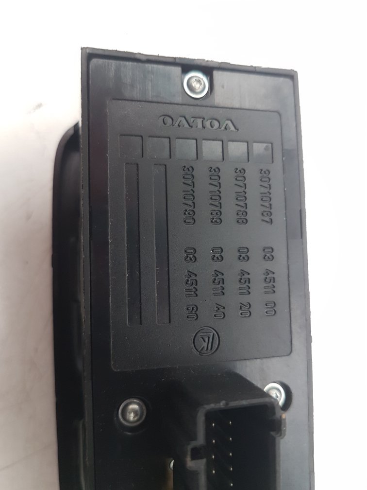 2004 - 2007 Volvo V50  Estate Right Front Window Switch 30710787