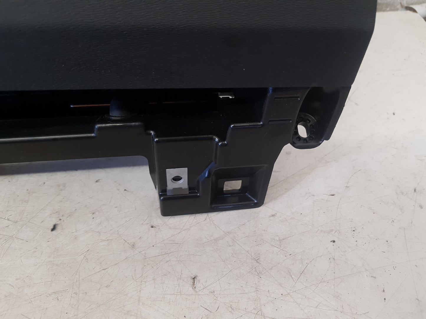 2017 - 2025 Volvo V90 235, 236 Estate Glove Box 32219747