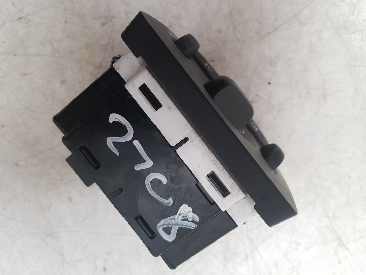 2007 Volvo C70  Convertible Headlight Switch 30739300