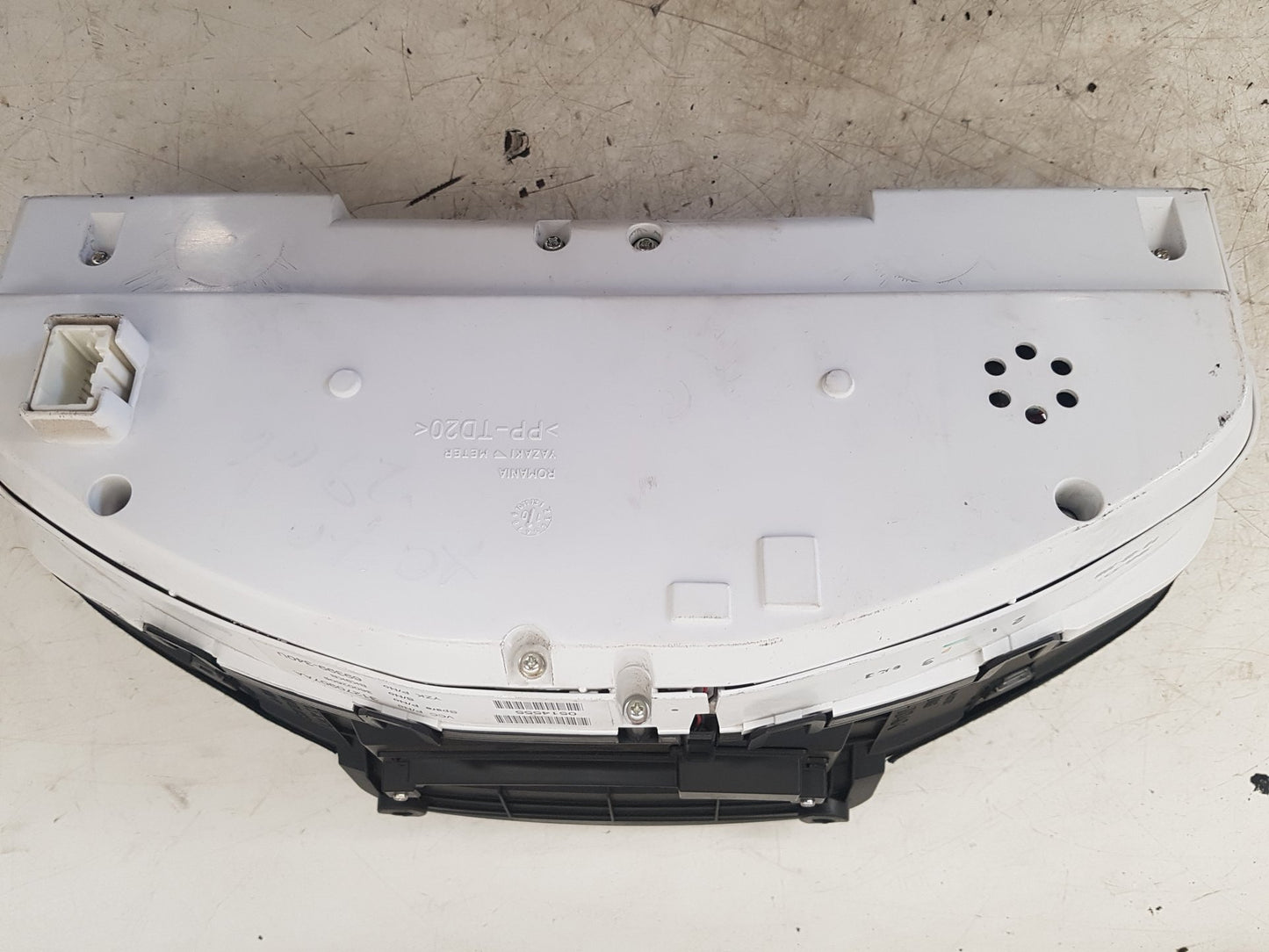 2010 Volvo XC70  Estate Instrument Cluster 31270907AA