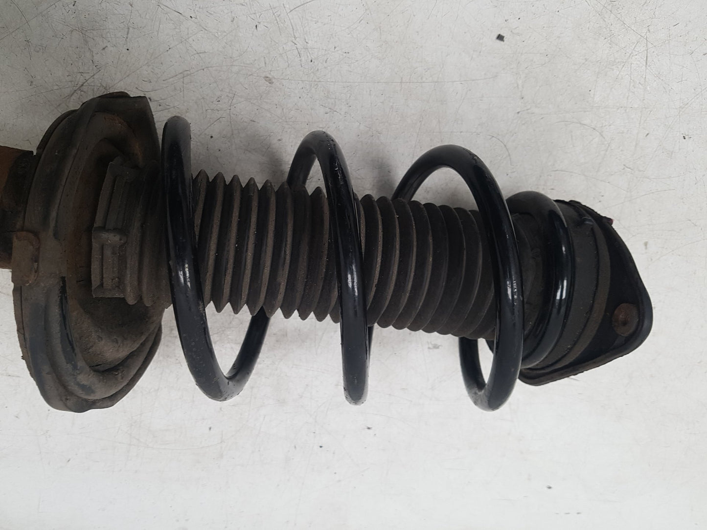 2012 - 2019 Volvo V40  Hatchback Right Front Shock Absorber 31317928