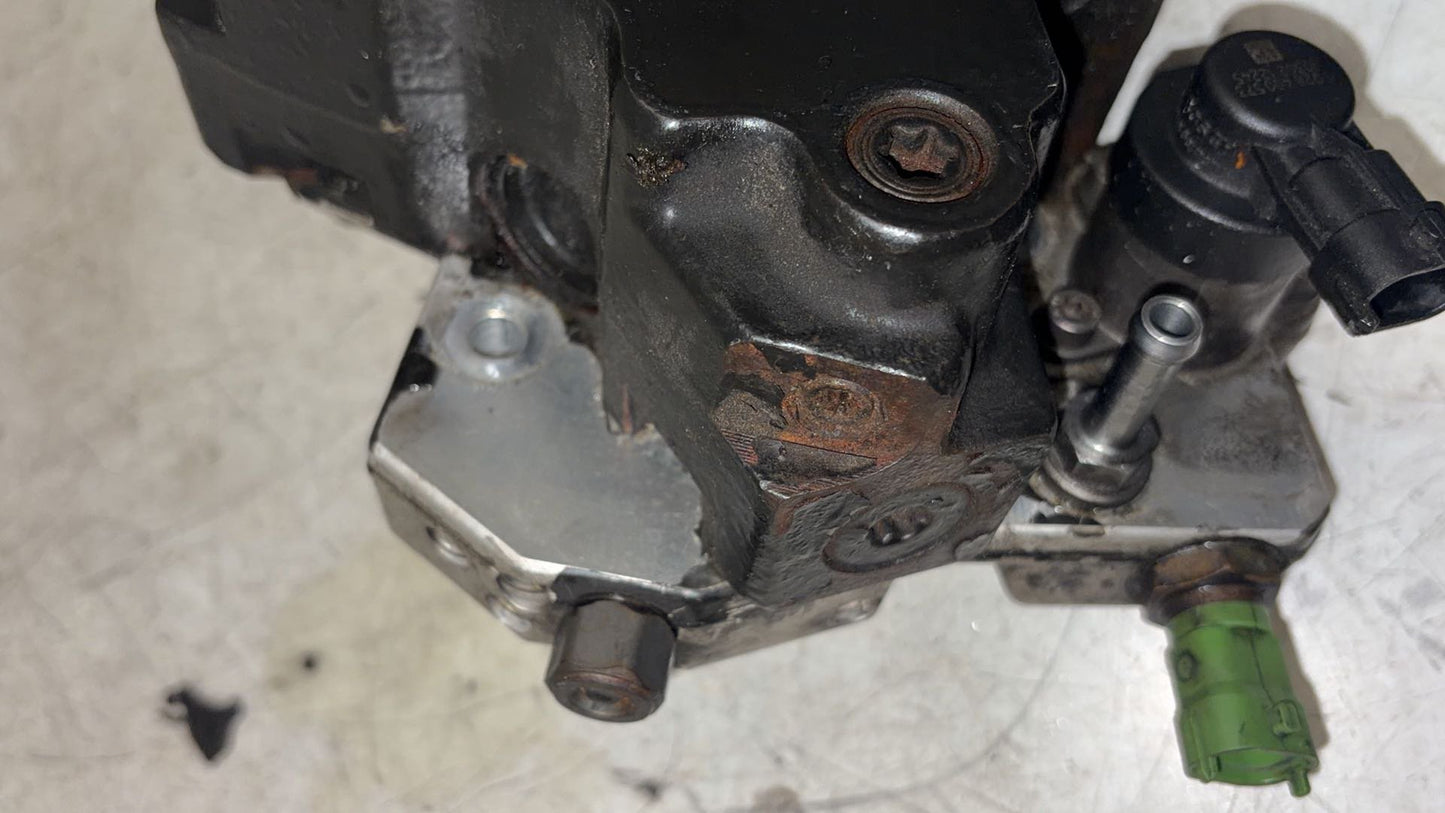 2007 - 2014 Volvo XC90  Estate High Pressure Pump 31303475