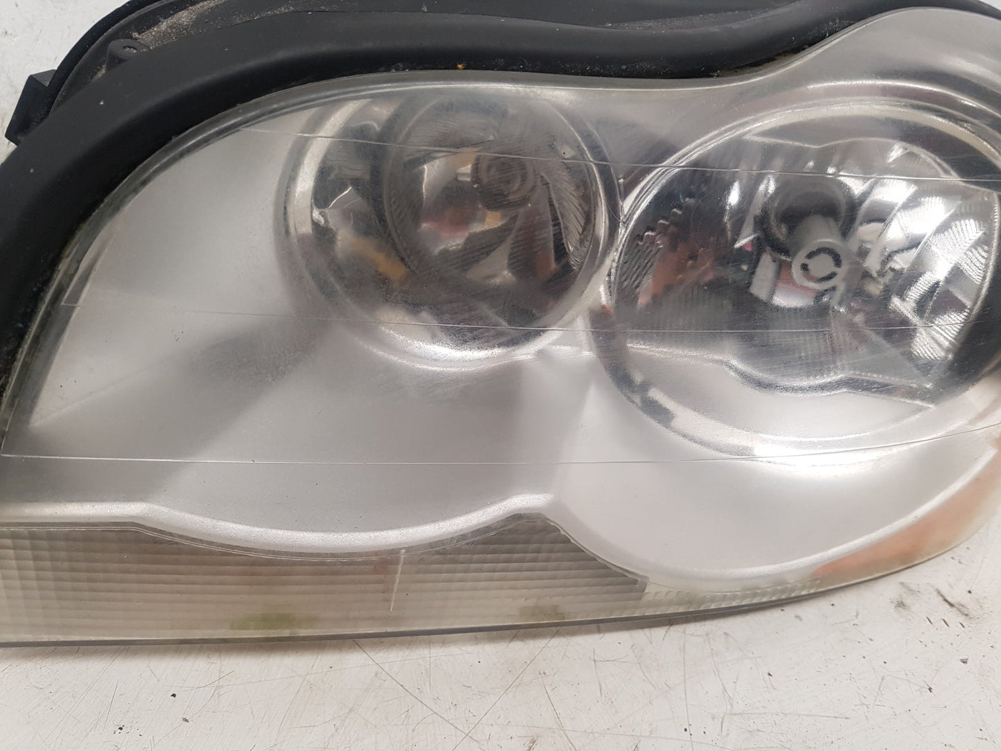 2002 - 2006 Volvo XC90  Estate Left Headlight 30678188
