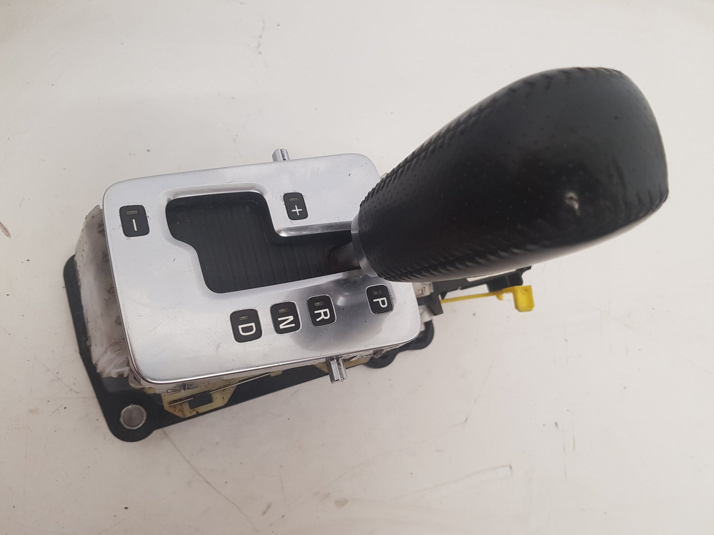 2008 - 2013 Volvo V70  Estate GEARSTICK (AUTOMATIC) 30733069