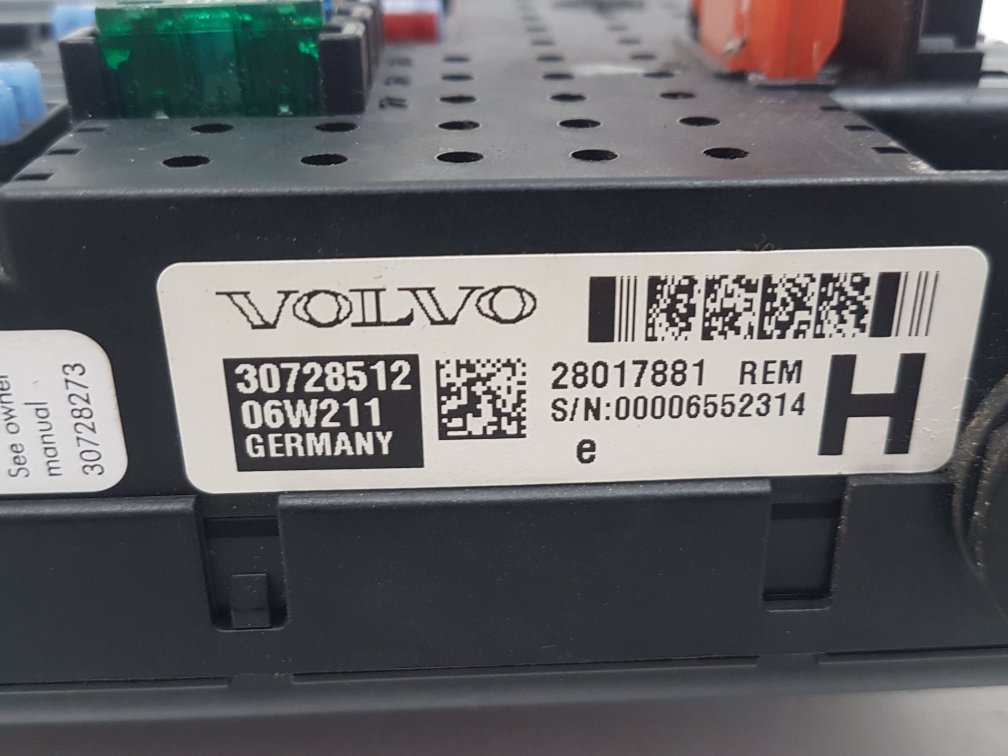 2005 - 2010 Volvo XC90  Estate REAR ELECTRONIC MODULE (REM) 30728512