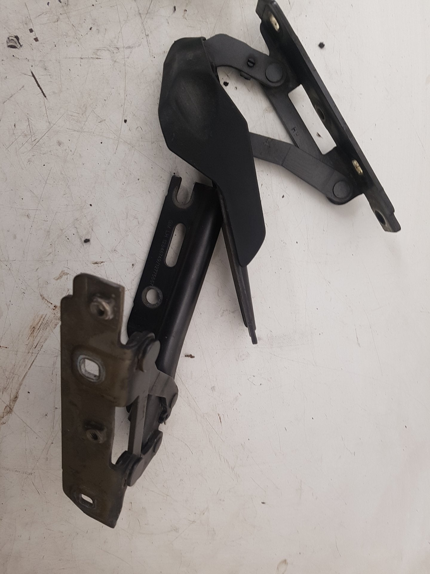 2010  9-3 Turbo Edition Tid E4 4 Dohc  Saloon Bonnet Hinge/Strut 12768938