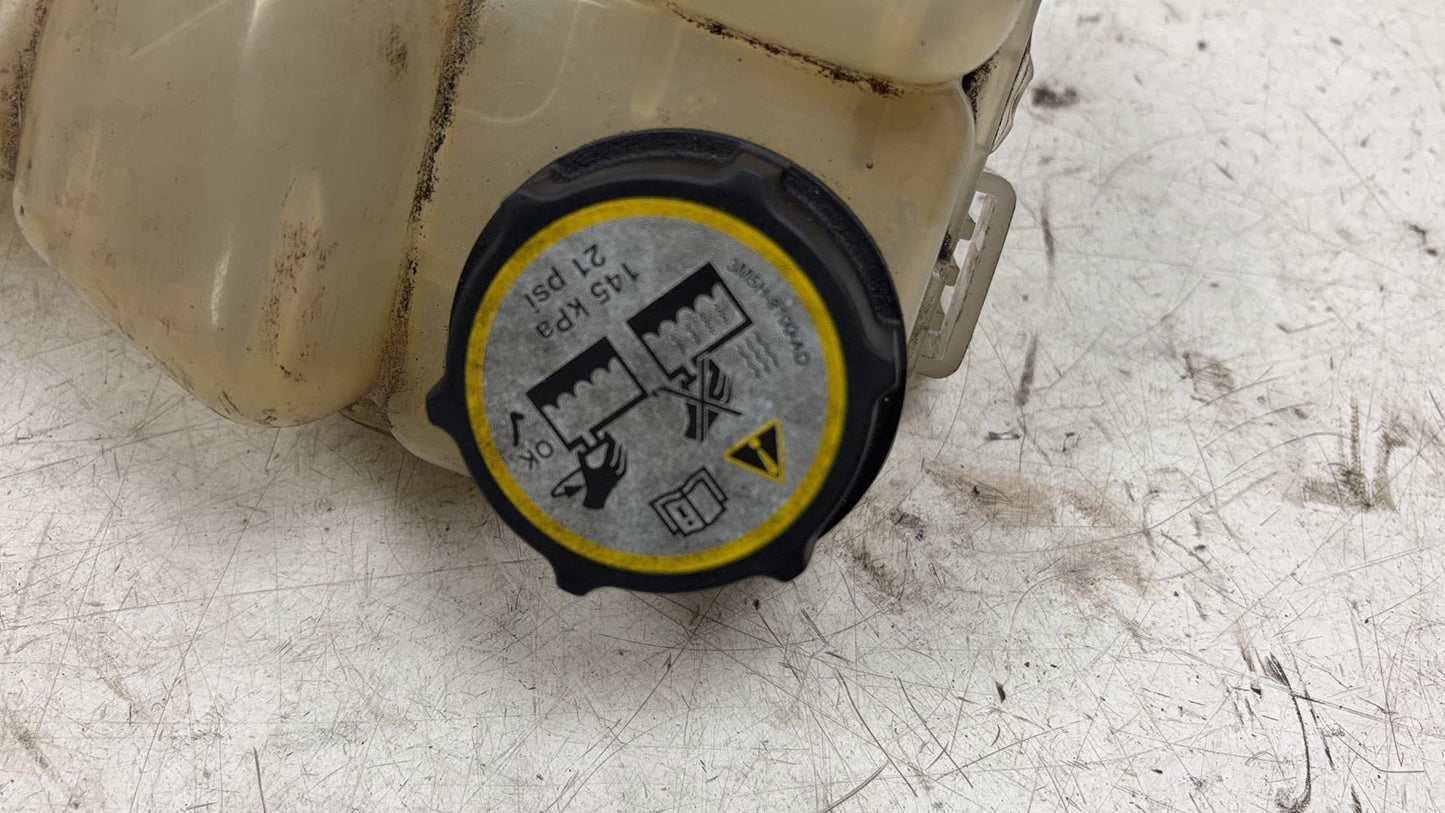 2013 - 2016 Volvo V40 III 525 Hatchback Radiator Pressure Bottle 31338764