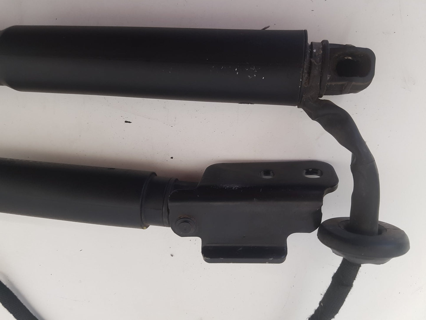 2010 - 2014 Volvo XC60  Estate POWER TAILGATE STRUTS (PAIR) 31386706