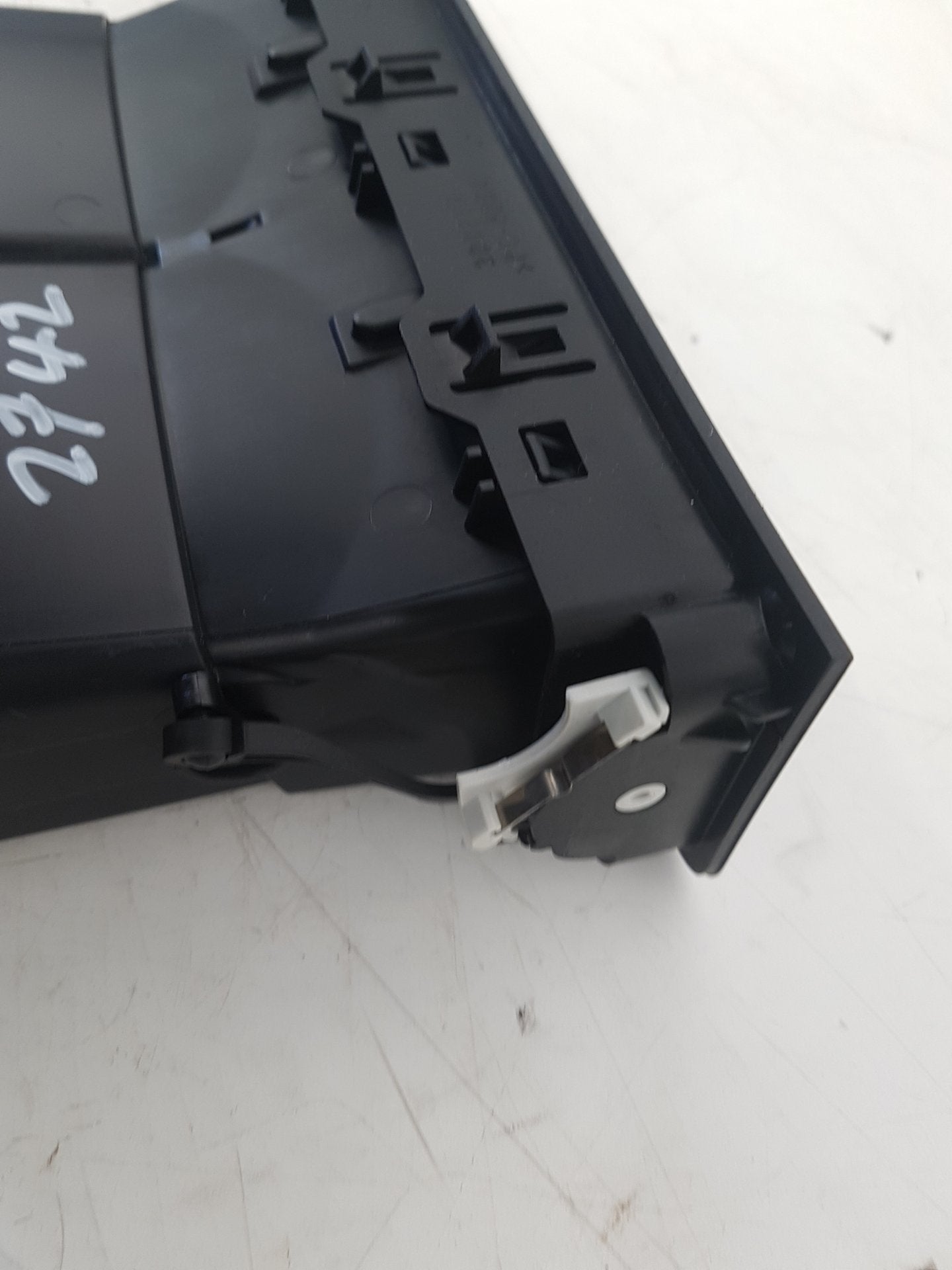2003 - 2010 Saab 9-3  Saloon AIR VENT (CENTRE FRONT) 12804036