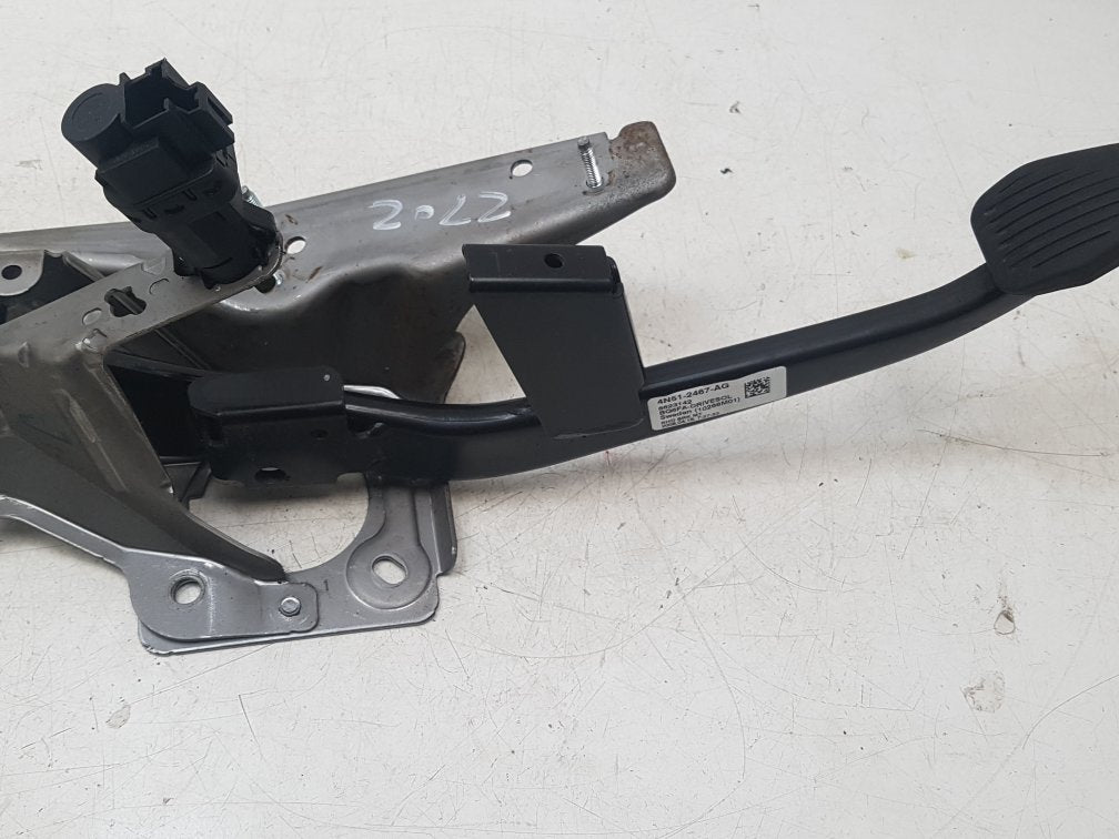 2007 Volvo C70  Convertible Brake Pedal 4N51-2467-BF