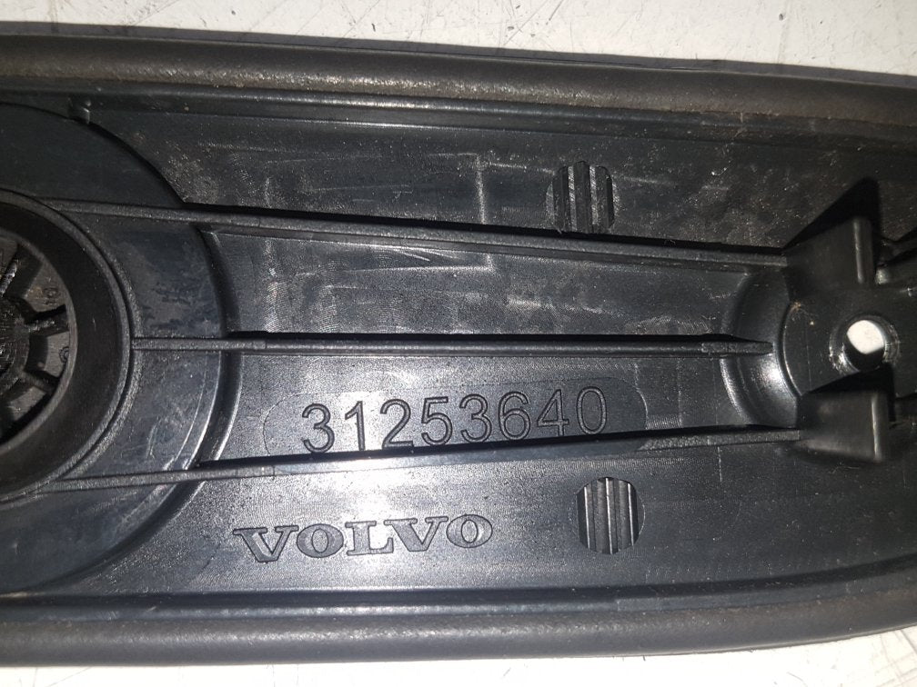 2010 - 2015 Volvo S60   TAILGATE/ BOOT HANDLE WITH LIGHTS 31253640
