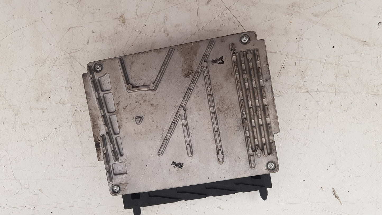 2005 Volvo S60  Saloon Engine ECU 30668478