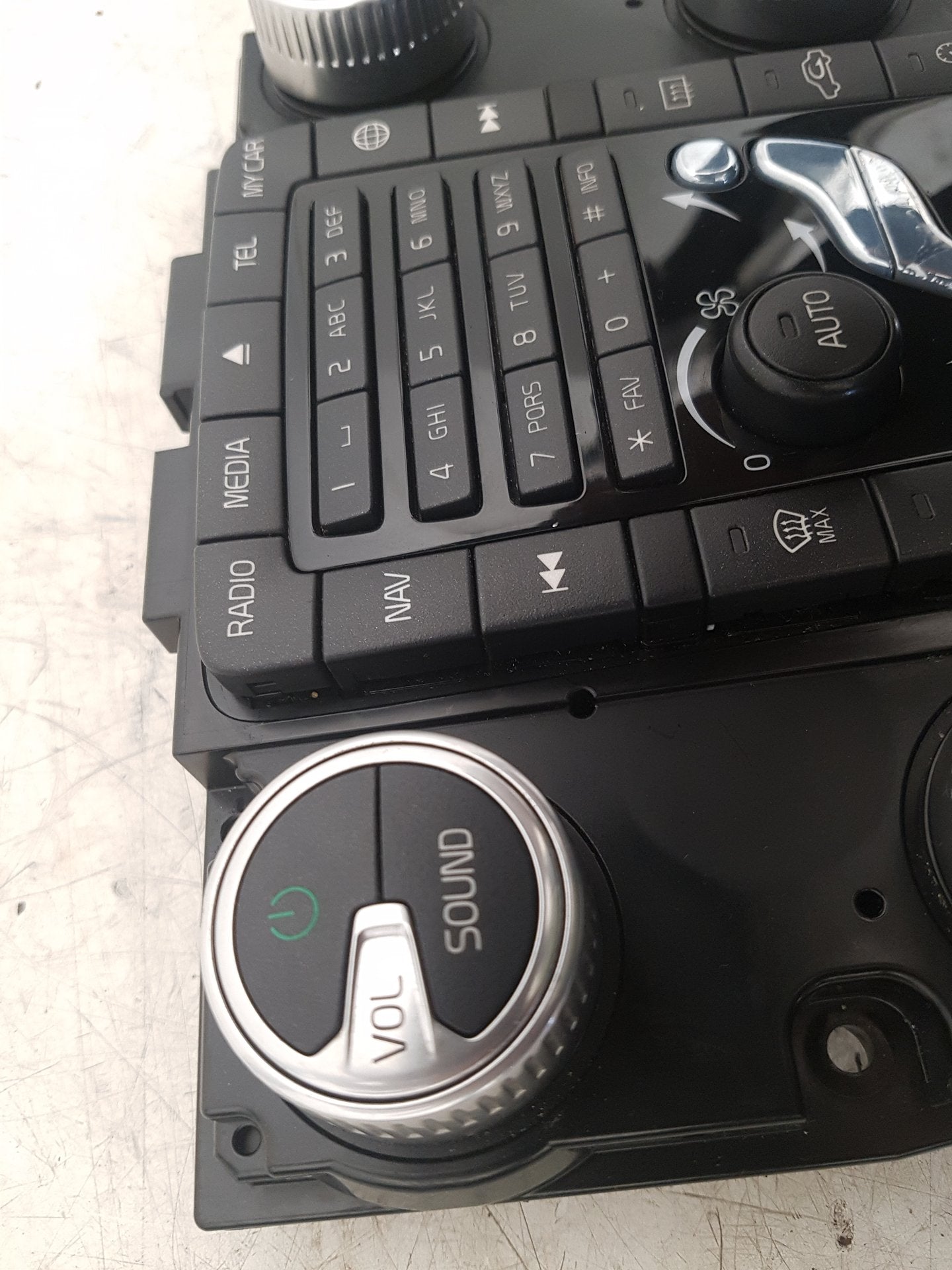 2009 - 2017 Volvo XC60 I 156 Estate HEATER & RADIO CONTROL PANNEL 31398587