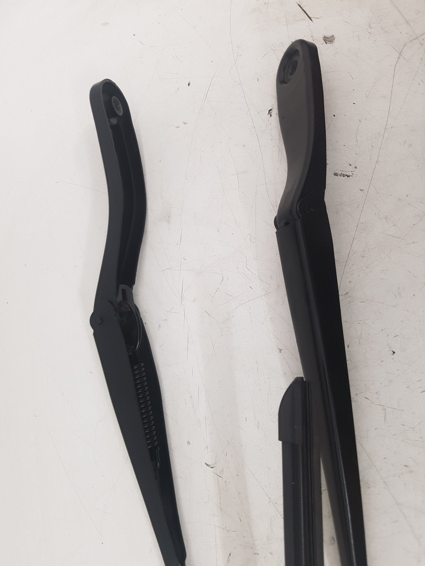 2006 - 2012 Volvo C30  Hatchback FRONT WIPER ARMS (PAIR) 8623162