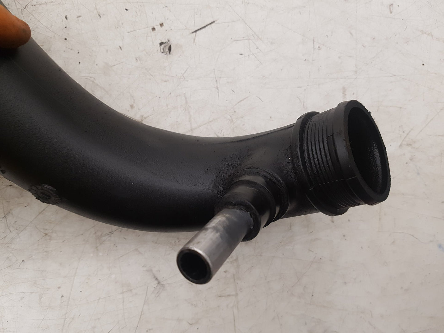 2011 - 2014 Volvo XC90  Estate INTAKE PIPE 30714479
